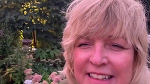 95K views · 265 reactions | We love sharing in some Summertime Fun with Carolyn Gracie QVC and her pets!❤️ Join Carolyn and her adorable pets as she shares how they're spending a summer night together during this Labor Day Weekend!☀ Tell us about your furry friends and what you're doing this weekend in the comments below!廉 #HostsAtHome | QVC | Facebook