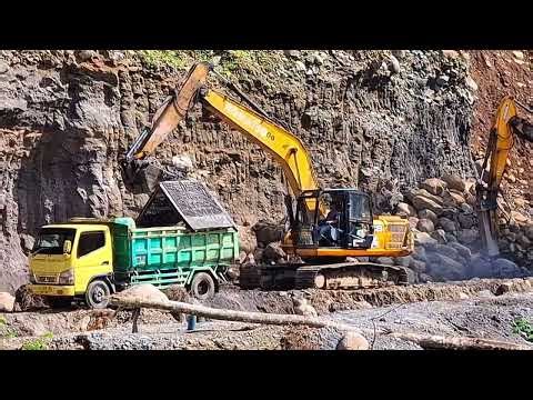Giant Excavators in Action! Massive Construction Site Work 2025