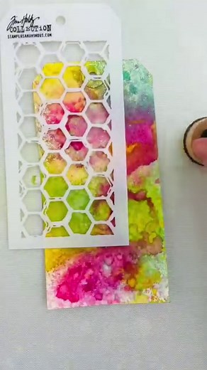 @shabby.soul shows you how to create fun and easy backgrounds with this @tim_holtz Micro Glaze resist technique. 🤩 Supplies ⬇️ -Distress Heavystock Tag -Distress Micro Glaze-Distress Spray Ink: Picked Raspberry, Mustard Seed, Evergreen Bough. -Distress Ink Pad: Uncharted Mariner -Distress Sprayer-Ranger Mini Ink Blending Tool -Ranger Heat It Craft Tool -Tim Holtz Mini Layering Stencil Set 55 - Brush Hex-Tim Holtz Media Surface Mat Instructions: 1️⃣ Spritz tag with water 2️⃣ Spray inks onto tag 