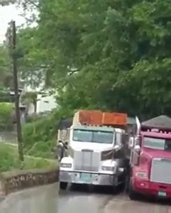 777K views · 4.6K reactions | That's cutting it close. | FalconEye Dash Cam | Facebook