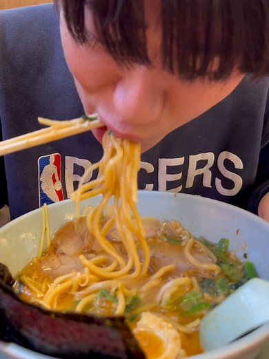 山岡家で至福の朝ラーメン体験動画
