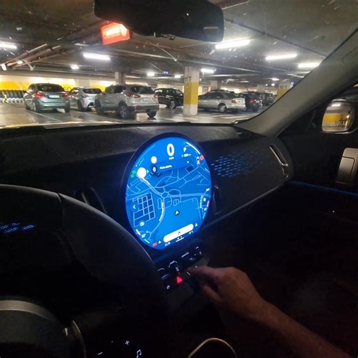 Teste MINI Countryman – Diesel, híbrido e elétrico, 26 de outubro de 2025 Hoje testei o MINI Countryman (diesel mild híbrido). Motor turbo 2.0, 165 cv Diesel oferece maior autonomia e menor consumo que elétricos ou híbridos. Em comparação com Tesla 3 e Tesla Y, o MINI percorre mais quilómetros por viagem. Conclusão: Diesel é a melhor opção. Veículos elétricos têm menos autonomia e maior consumo. 📹 Vídeo em Língua Gestual Portuguesa (LGP), sem legendas em português. | Federação Mundial das Língu