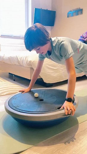 8.1K views · 36 reactions | Entraînement avec mon Coach sportif B.T. #sport #kids #champion #fitness #fitnessfun #body #bodytrainer #trainer #bosu #coach #coaching #fullbodyworkouts #workoutathome #training #trainingmotivation #trainingathome #sportfun | Sasha Mft Swim | Facebook