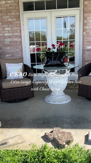 Stylish Retro High-End Women's Tote for Valentine's Day