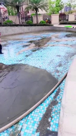 Pool Cleaning Tips for a Sparkling Blue Oasis