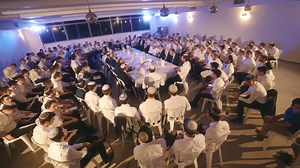 100K views · 6.3K reactions | Watch Yeshivas Kerem Yavneh singing a Yomim Noraim Medley with R' Hillel Paley . . . . . . . . . . . . . . . . . . . . . #beautifulsinging #singingvideo #singingtogether #people #crowd #beautiful #roshhashanah #singingvideos #יפה | Jewish Music Only | Facebook