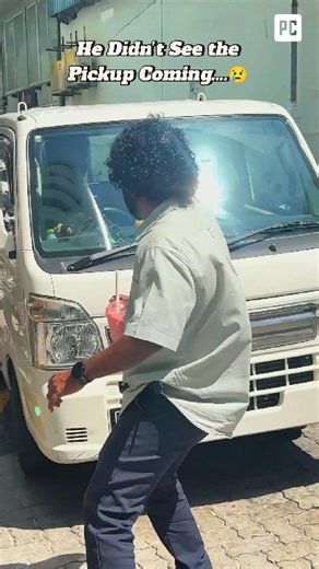 He Didn’t See the Pickup Coming…🥲 #fyp #viral #trending #accident #caughtoncamera | Personal Computers