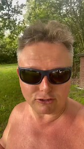 KEVIN ELLIS wants answers!! 😱😂 . On the ­­most recent Thinking Tackle Podcast, Kev Ellis sent us a very special question for our latest guest, Brett White! 😱 But did he finally get his answer? 🤣 . Brett White has fished extensively both in the UK and in Europe. In 2002 he narrowly lost out on breaking the British carp record following the capture of Two Tone from Mid Kent Fisheries, Conningbrook Lake. The fished weighed in at 60lb 9oz, missing out on the record by a just 7 ounces! 😱🏆 . Awa