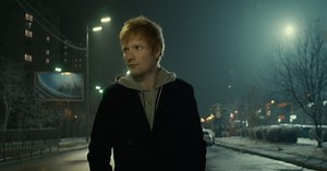 エド・シーラン、ウクライナ・キーウで撮影した「2Step (feat. Lil Baby)」MVを公開