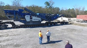 4.6K views · 114 reactions | Our trailers are built to haul even the heaviest of loads! #TrailerShowcase #GlobeTrailers #Trucking #CustomBuilt #AmericanMade #Custom #HeavyHaul #HeavyEquipment #Transport | Globe Trailers | Facebook