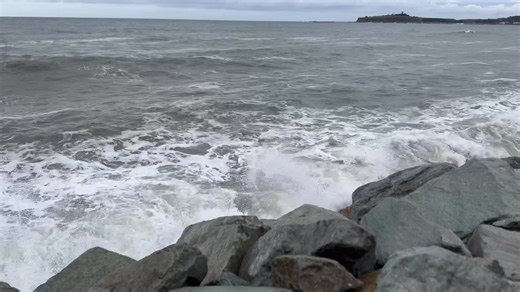 Enjoy the morning quiet while it lasts! Here’s a look at current conditions next to Miramar Beach in San Mateo County. According to the Nat’l Wx Service, a major storm arrives late tonight, bringing heavy rain and intense winds through Saturday. 💨 Wind: Strong southerly gusts up to 50 mph starting this afternoon. 🌧️ Rain: Periods of moderate to heavy downpours. ⚠️ Coastal Alert: Saturday morning’s high tide is forecast at 2.5 ft above normal—a level we haven't seen since 1998. Please stay away