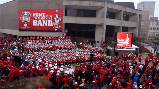 Wisconsin Badgers Marching Band - Fight Song
