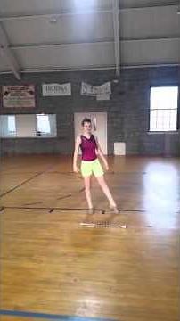Baton twirling tutorial : leg lift one spin