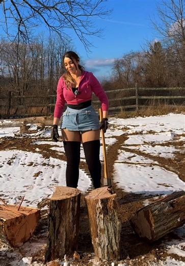 Praying for the victims and all those affected by the Australia Bondi Beach shooting 🙏 15 lives lost ranging from ages 10 to 87 .. it’s terrifying and really opens your eyes to the reality of our situation. The only thing we know for a fact is our time is limited .. treat people with kindness, appreciate your loved ones while you can and be a good person. Is that really to much to ask