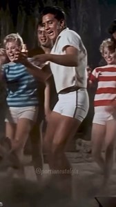 Sextou! 😊 🎶 'Slicin' Sand' 🎬 "Blue Hawaii" - Feitiço Havaiano (1961) #nostalgia #reels #explore #saudades #fyp #elvis | Partiu Nostalgia