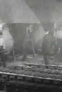 Westinghouse Air Brake Co. (Moulding Scene) (1904) - Movie