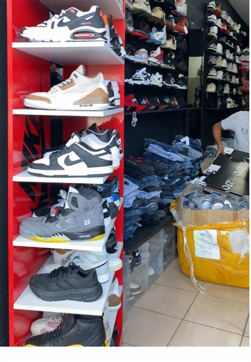 Banda nos llegó mercancía, nuevos modelos 😮‍💨🔥🔥 Recuerda que también contamos con mayoreo, mandanos un dm 📍Acapulco centro, calle del canal (Por tepito, la calle que sale frente a la gasolinería modelo #sneakers #tenis #mayoreo #air #720