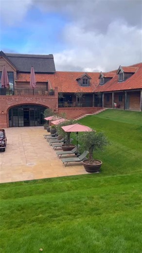 thep00lguy | Moving pool floor 🤯 Floor by @twinscapehydrofloors 📍 @wildernessreserve #thep00lguy #hollayaboy #swimmingpool | Instagram