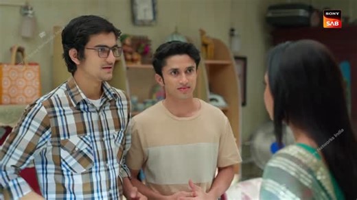 UPI Chalega on Instagram: "UPI brings close ones together, making every connection feel closer. With quick digital payments from anywhere and UPI Safety Shield tips in mind, you can enjoy every moment without worry. #UPIChalega #IttiSiKhushi #SonySAB"