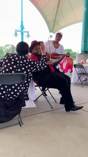 You know I had to show out!!!! 🔥😎🎻 #violin #fy #fyp #foryourpage #music #viral #blackpeople #party