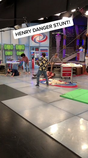 #STUNTS 💪💪 #HENRYDANGER #mikecaron #director #nickelodeon #behindthescenes