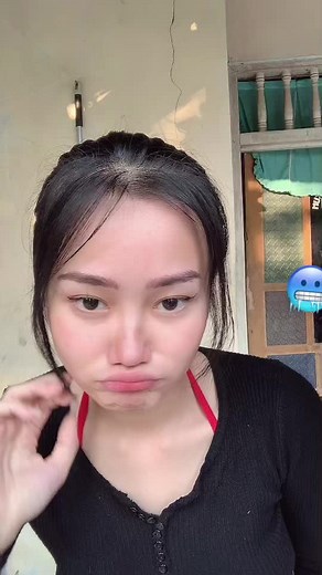 Expressive Hand Gestures in Creative Performance