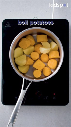 1.6K views | Great for lunch boxes or an easy dinner, these samosa patties are a great way to get more veg into the kids!  Recipe here: https://bit.ly/4oeR5td | Kidspot | Facebook