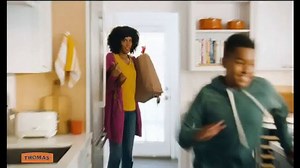Thomas' Bagels TV Spot, 'Mom's Purse'