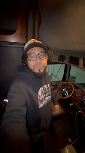 75K views · 2.6K reactions | Que tan cómodo es mi Camión Western Star 4900? 樂 @domingueztelodice . . . #domingueztelodice #freightliner #custom #dominguezironwork #camionerossinfronteras #camionero #camioneros #traileros #americantruck #semitrucks #semitruck #cdldriver #motivacion #fracesbonitas #trucker #truckerlife #truckerlifestyle #truckerhats #americanlifestyle #americanlifestyleclothing #fyp #owneroperator #bussiness #motivacion #couch #westernstar | Domínguez Te Lo Dice | Facebook