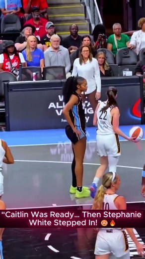 Caitlin Clark’s Inbound Play Draws Attention as Stephanie White Gets Involved#CaitlinClark#AngelRees