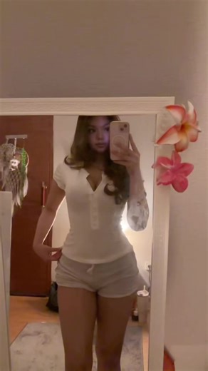 Baju Nyaman dengan Bahan Lembut dan Detail Menarik