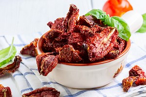 Tomates secos: todos los trucos para usarlo en cocina y las nueve recetas en las que más brilla