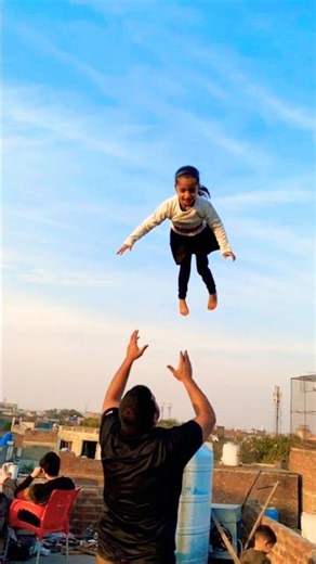 Api asa kar rehi hake pheli dafa hawa me gi ha #foryou #funnymoment #funny #cutebaby #teddybear