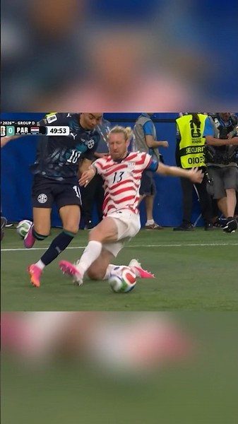 SCARY TACKLE😱 (totally not a dive) #football #worldcup #usa #paraguay #soccer