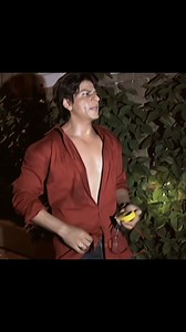 1M views · 57K reactions | 33 years, countless characters, and an eternal reign the King of Bollywood still rules our hearts. Here's to SRK, the man who made us believe in magic, love, and dreams. #33YearsOfSRK #KingKhan #shahrukhkhan #bollywood #bollywoodedits #srkian #salmankhan #indiancinema #filmy #filmyvibes #bollywoodsongs #songs #chaiyyachaiyya #music #reelsvideo | Srks Fanforever | Facebook