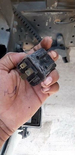 how to open a engine starting relay for isuzu truck