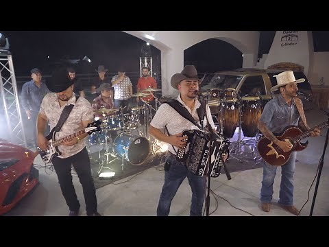 Los Igualados y Cornelio D. Reyna - El Coyote ( en vivo )