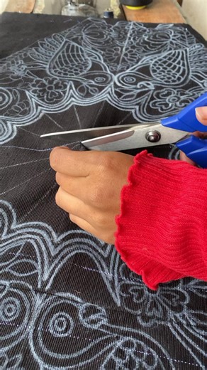 94K views · 786 reactions | Corte de cuello de blusa típica  | Bordados y textiles típicos Guate | Facebook