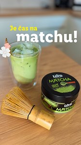 Znáte japonský zelený čaj Matcha? 💚 Ve videu vám ukážeme, jak si s ním jednoduše a rychle připravit ledové latte, ale receptů na přípravu Matchy je nespočet. Který je váš nejoblíbenější? Dejte nám vědět! 🗯️⁣ ⁣ 🛒 Japonskou Matchu koupíte právě teď v Lidlu.⁣ ⁣ #lidl #lidlcz | Lidl Česká republika