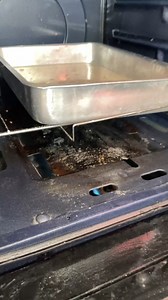 3.5M views · 38K reactions | Você limpou o FORNO do fogão ERRADO a vida inteira e não SABIA!!! 臘‍♂️ (Ele limpa em 2 MINUTO sem esfregar, não acreditei que deu certo )  | Faça em Casa | Facebook