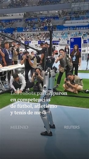 🤖🌏🏆 Los primeros Juegos Mundiales de Robots Humanoides llegaron a su fin este domingo en Beijing, marcando un hito histórico en la robótica y la inteligencia artificial. Durante cuatro días, 280 equipos de 16 países compitieron en 26 eventos, desde el primer sprint de 100 metros para robots humanoides hasta un partido de fútbol 5 contra 5 totalmente autónomo. 🥇 En la esperada carrera de 100 metros, el robot “Tiangong”, del Centro de Innovación de Robótica Humanoide de Beijing, se llevó el or
