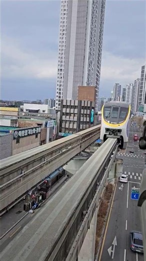 대구 하늘 위로 달리는 모노레일 (도시철도 3호선)