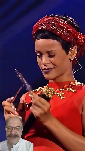 The Rise of Rihanna 👑 From Humble Beginnings to Global Superstar!