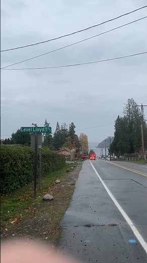 E16 and M17 arriving onscene of structure fire