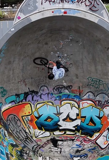 Mastering Hot Wheels BMX Stunts at the Skatepark