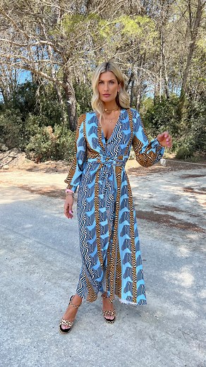 Very gorgeous 😂😍 The new ZIGGY wrap dress has SUCH a stunning feel to this fabric, and can see the print/shape worn now for wedding guest, as much as a tan 70s boot through Autumn/Winter 🦓 Such a gorgeous investment buy, that will make you feel amazing, now and forever 🤎🩵💙 P.s. my knit zig zag outfit is in Outlet, and there have been firsther reductions! So def check that section out on site too…still goodies, but might be that only a few odd sizes left. Hopefully that’s your size!! #wrapd