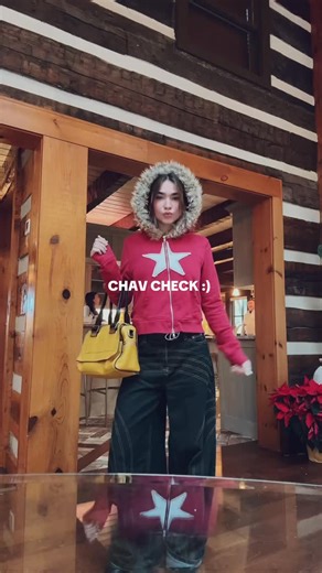 Leah Louisa on Instagram: "Chav :) - - - - - - #chavcheck #fashionexplorepage #fashionstyle #explorepage✨ #furfashion"