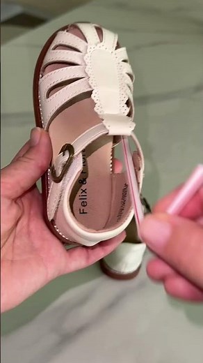 This tip will help you find the perfect shoe size for your child #momlife #momhack #lifehack #shoes