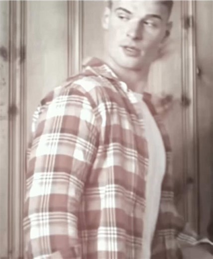 You and me could write a bad romance #malikdelgaty #malikdelgatyedit #paygorn #ladygaga #edit Audio: @idvaudios idvaudios, thank u this audio so GOAT