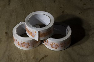 8 brilliant uses for double-sided tape - Odd Culture